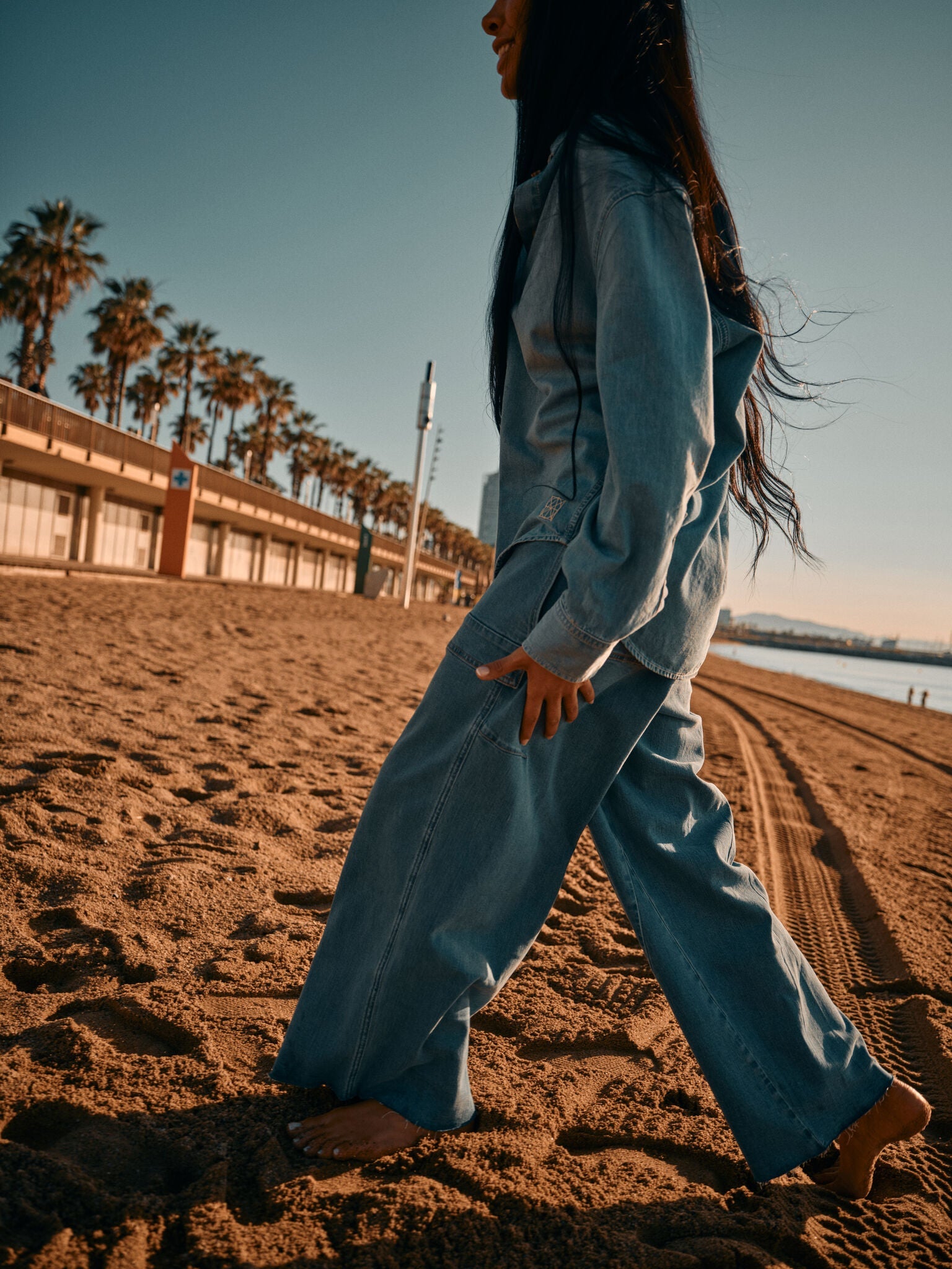 Modelshot / Light Blue / Detail